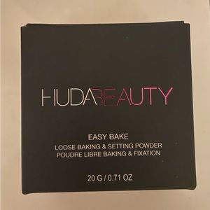 Huda Beauty Easy Bake Loose Baking & Setting Powder (Sugar Cookie)